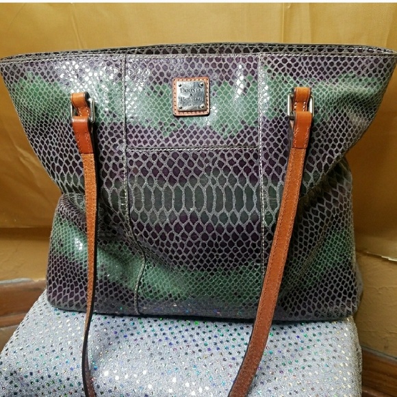 Dooney & Bourke Handbags - Dooney & Bourke Purse